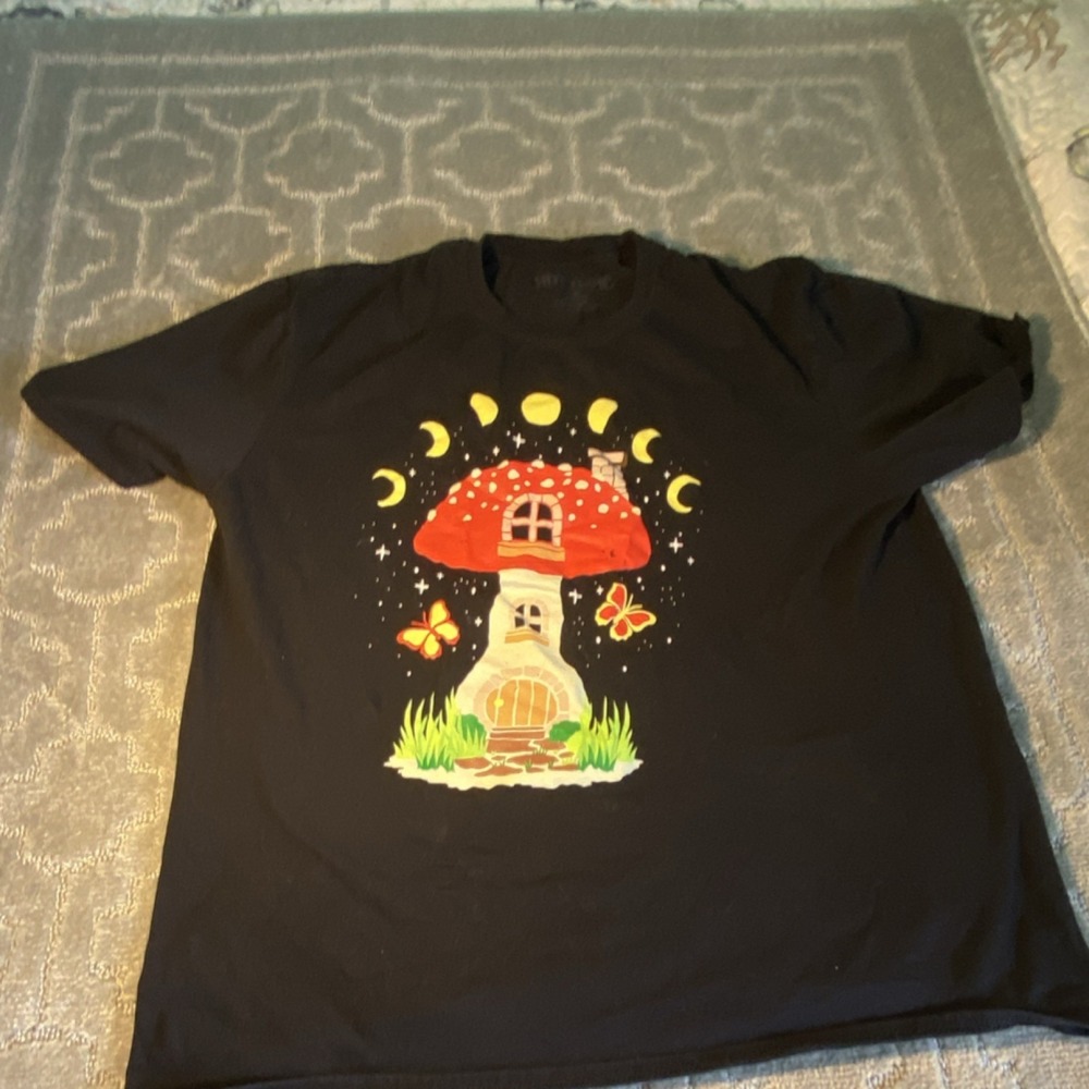 Hot Topic Mushroom House Tee Fairycore Goblincore Witchy Moon Phases T-Shirt